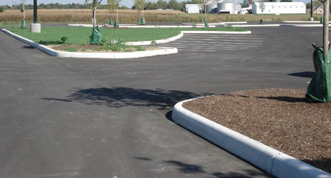 Machine forming a slip curb